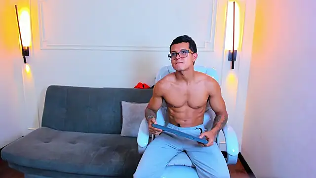 Paradise boy s online show from 03.31.26