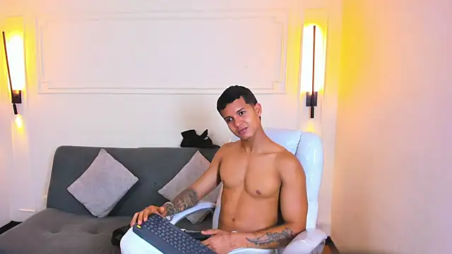 Paradise boy s online show from 04.13.26