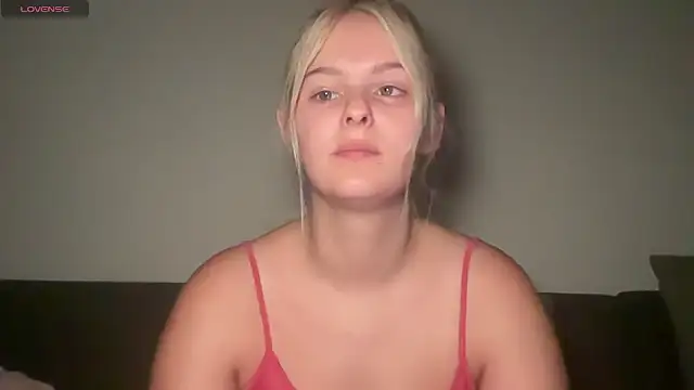 Snapshot of Allylove03 chatting on 11.11.25 Allylove03 online show from 11.11.25