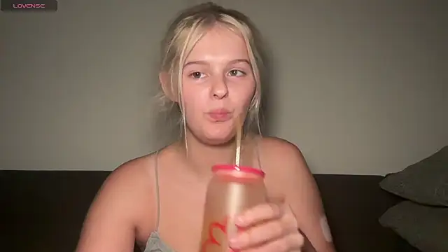 Snapshot of Allylove03 chatting on 11.15.25 Allylove03 online show from 11.15.25