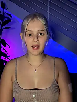 Snapshot of Allylove03 chatting on 11.30.25 Allylove03 online show from 11.30.25