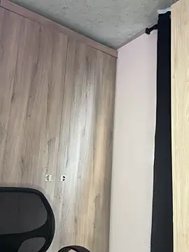 Snapshot of Julieta-sett chatting on 12.19.25 Julieta-sett online show from 12.19.25