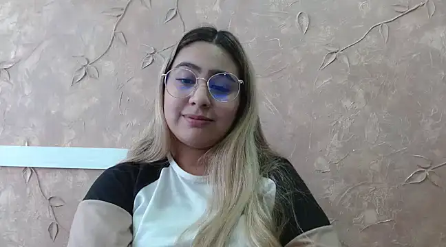 Miabonnett  online show from 02.19.25