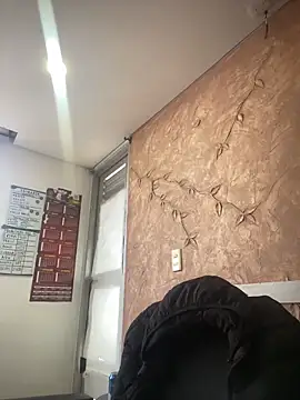 Miabonnett  online show from 12.22.25