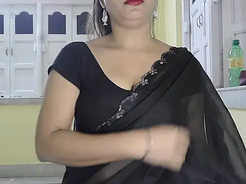 Snapshot of Model-Tanya chatting on 11.05.25 Model-Tanya online show from 11.05.25