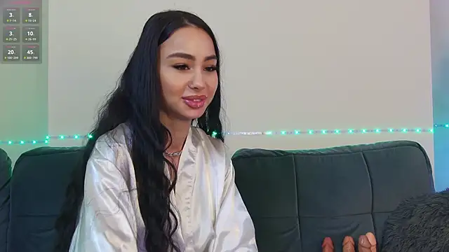 OnlyXandra online show from 12.13.24