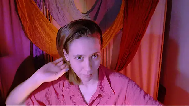 Snapshot of Malinax chatting on 11.09.25 Malinax online show from 11.09.25