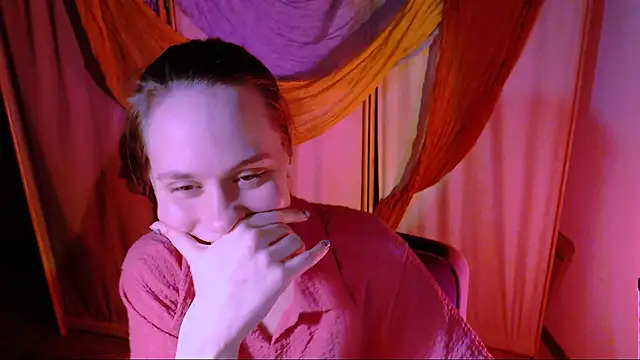 Snapshot of Malinax chatting on 11.11.25 Malinax online show from 11.11.25