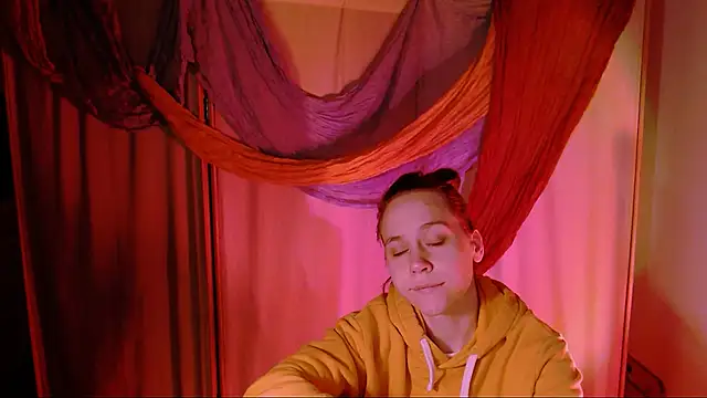 Snapshot of Malinax chatting on 12.01.25 Malinax online show from 12.01.25