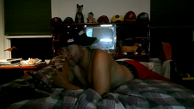 Snapshot of pimpdaddy4ever chatting on 11.16.25 pimpdaddy4ever online show from 11.16.25