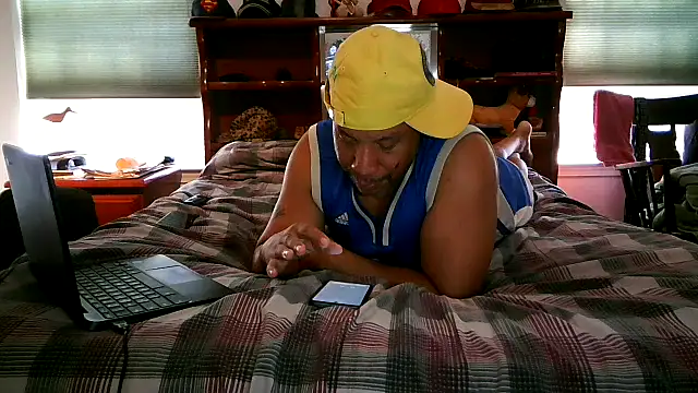 Snapshot of pimpdaddy4ever chatting on 11.28.25 pimpdaddy4ever online show from 11.28.25