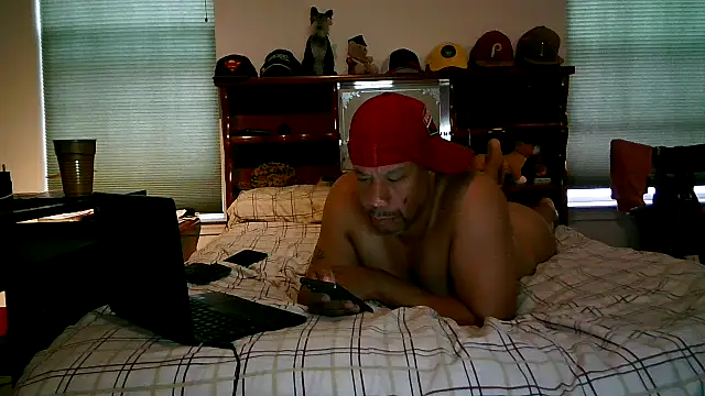 Snapshot of pimpdaddy4ever chatting on 12.14.25 pimpdaddy4ever online show from 12.14.25