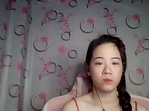 Snapshot of Nana-68 chatting on 10.22.25 Nana-68 online show from 10.22.25