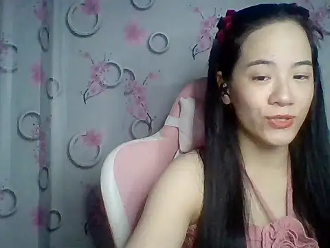 Snapshot of Nana-68 chatting on 10.29.25 Nana-68 online show from 10.29.25