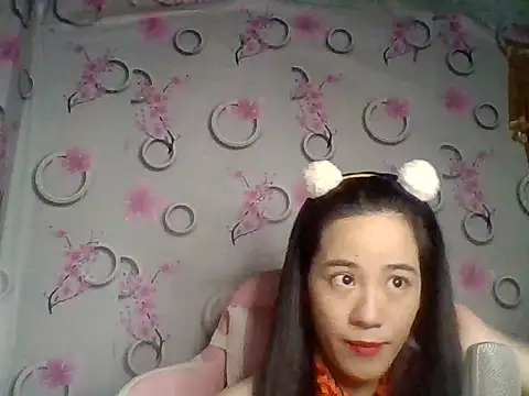 Snapshot of Nana-68 chatting on 11.07.25 Nana-68 online show from 11.07.25