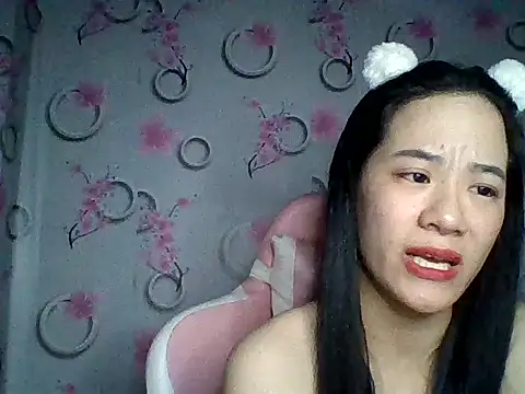 Snapshot of Nana-68 chatting on 11.13.25 Nana-68 online show from 11.13.25