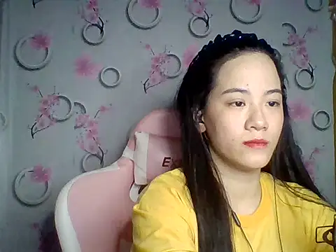 Snapshot of Nana-68 chatting on 11.16.25 Nana-68 online show from 11.16.25