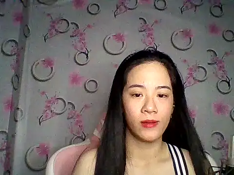 Snapshot of Nana-68 chatting on 11.25.25 Nana-68 online show from 11.25.25