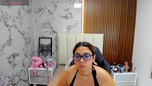 MADISON ROWAN1 online show from 09.09.25