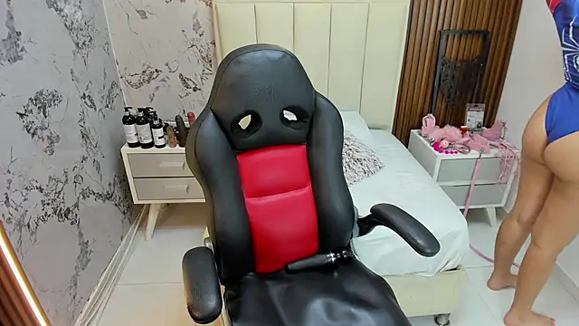 MADISON ROWAN1 online show from 02.02.26