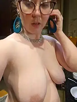 Snapshot of littlelustlamb chatting on 03.10.25 littlelustlamb online show from 03.10.25