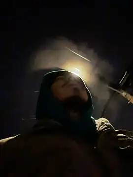 Snapshot of MynameisPaco chatting on 12.16.25 MynameisPaco online show from 12.16.25