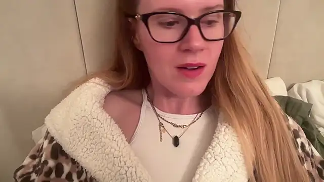 redheadrosie69 online show from 09.14.25