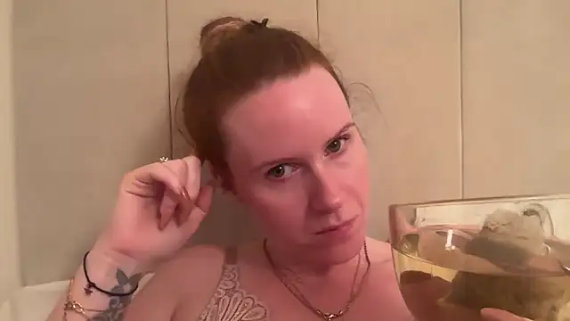 redheadrosie69 online show from 09.29.25