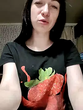 NikaXBerry online show from 12.26.24