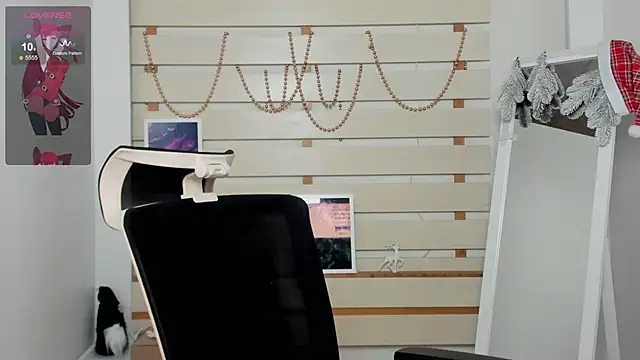 Josephine Kiss online show from 01.15.25