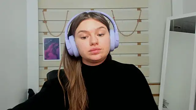 Josephine Kiss online show from 02.07.25