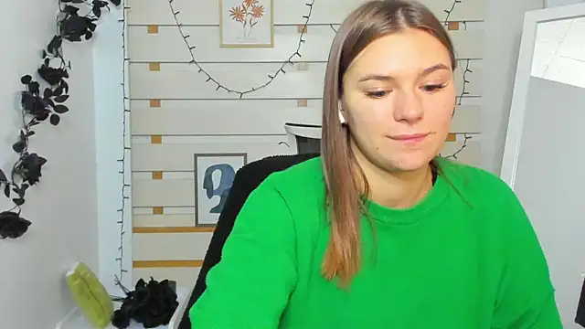 Josephine Kiss online show from 11.13.25