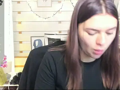 Josephine Kiss online show from 12.22.25