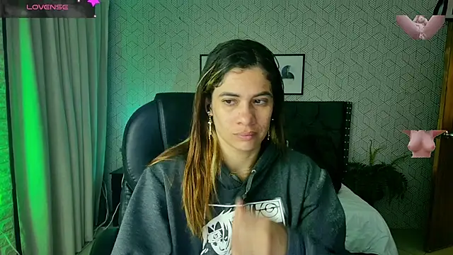 Snapshot of sussy__stone chatting on 01.14.25 sussy stone online show from 01.14.25