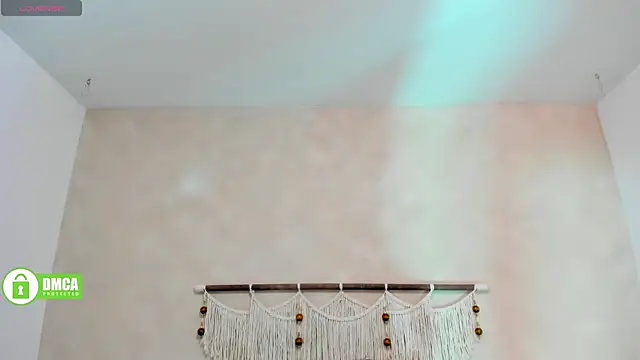 Snapshot of _anavictoria_ chatting on 09.15.25 anavictoria online show from 09.15.25