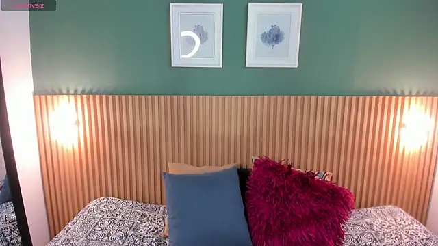 Snapshot of _anavictoria_ chatting on 10.17.25 anavictoria online show from 10.17.25