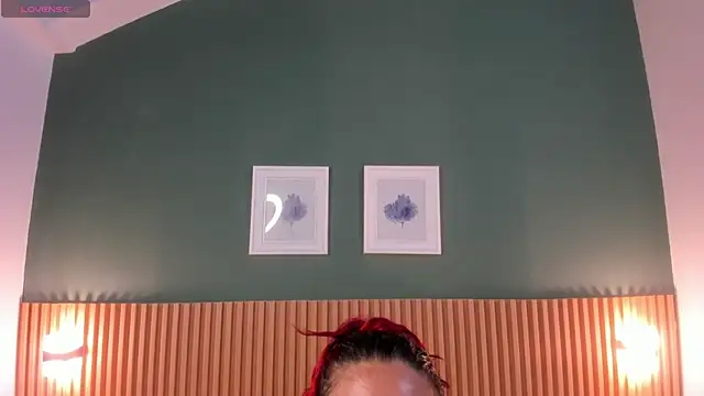 Snapshot of _anavictoria_ chatting on 10.30.25 anavictoria online show from 10.30.25