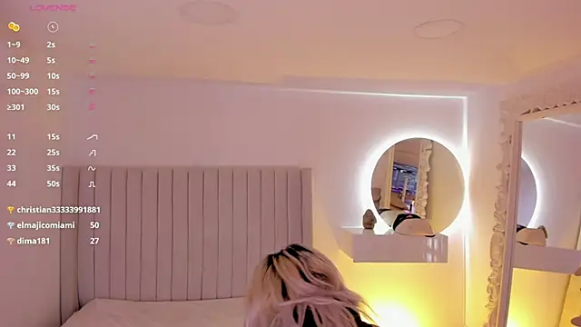 Snapshot of Shelynna_azzul chatting on 03.19.25 Shelynna azzul online show from 03.19.25