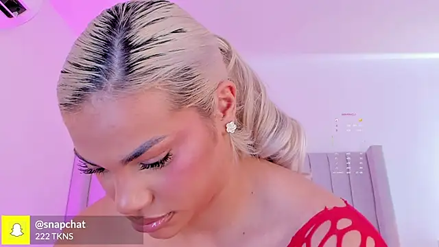 Snapshot of Shelynna_azzul chatting on 11.11.25 Shelynna azzul online show from 11.11.25