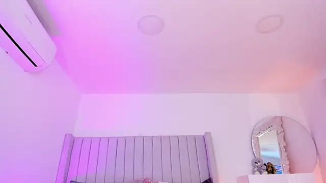 Snapshot of Shelynna_azzul chatting on 02.24.26 Shelynna azzul online show from 02.24.26