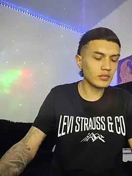 Snapshot of Tifanny_Sweett chatting on 11.21.25 Tifanny Sweett online show from 11.21.25