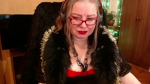 Miss Tress online show from 12.30.24
