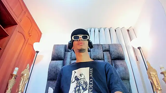 Snapshot of TomyMosterCock chatting on 12.11.24 TomyMosterCock online show from 12.11.24