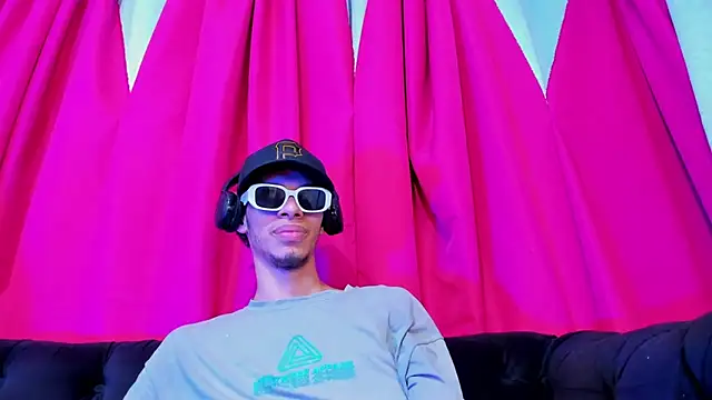 Snapshot of TomyMosterCock chatting on 12.20.24 TomyMosterCock online show from 12.20.24