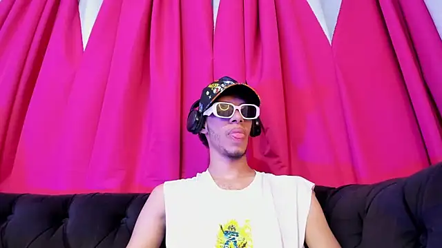 Snapshot of TomyMosterCock chatting on 12.24.24 TomyMosterCock online show from 12.24.24