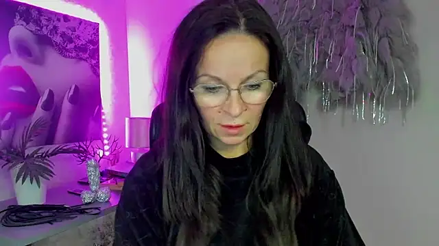 Snapshot of HelenLuxx chatting on 01.08.26 HelenLuxx online show from 01.08.26