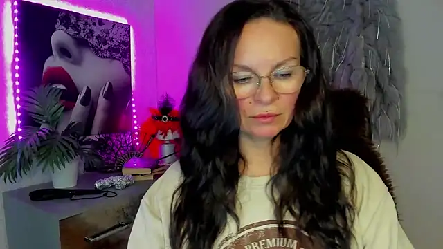 Snapshot of HelenLuxx chatting on 03.02.26 HelenLuxx online show from 03.02.26