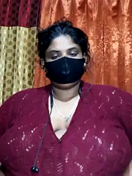 Snapshot of Dusto_Meye chatting on 12.20.25 Dusto Meye online show from 12.20.25