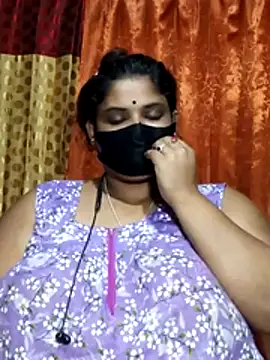 Snapshot of Dusto_Meye chatting on 12.21.25 Dusto Meye online show from 12.21.25