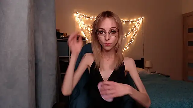 Snapshot of amber_quell_here chatting on 02.23.25 amber quell here online show from 02.23.25